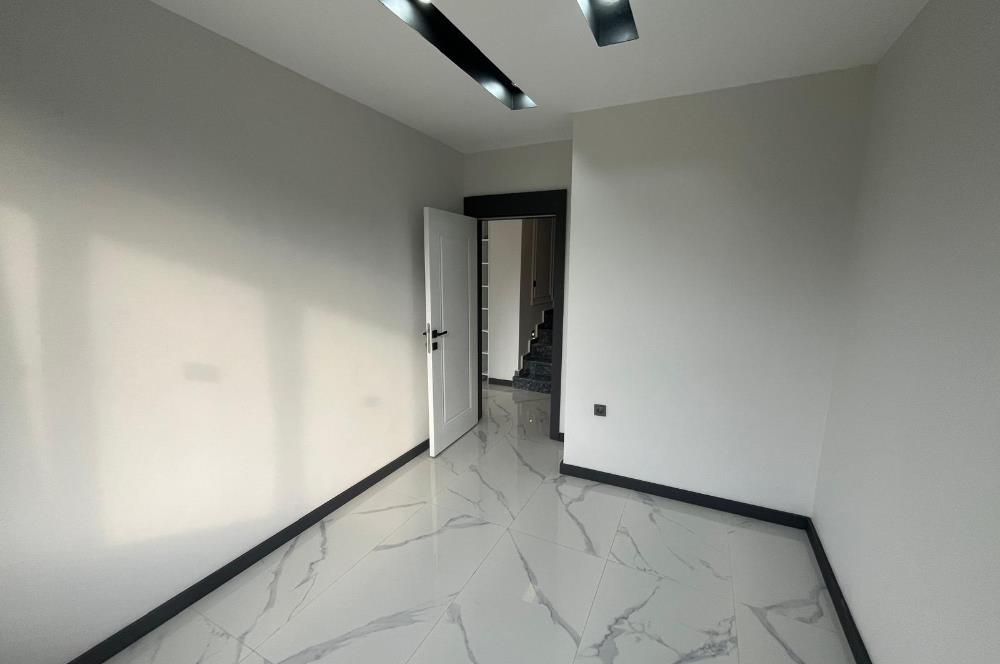 1290705971 Edremit Zeytinli'de Doğayla İç İçe, Havuzlu 4+1 Villa 