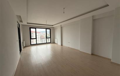 Kaşüstünde Temiz ve Kullanışlı 3+1 Eşyasız Daire