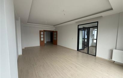 Kaşüstünde Temiz ve Kullanışlı 3+1 Eşyasız Daire