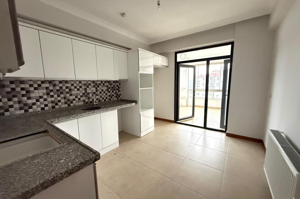 Kaşüstünde Temiz ve Kullanışlı 3+1 Eşyasız Daire
