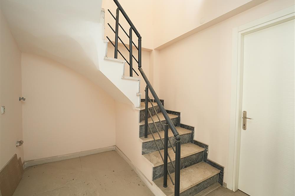 C21 Cius; Dereboyuna Cepheli Şok Market Üstü 7+1 Geniş Dubleks