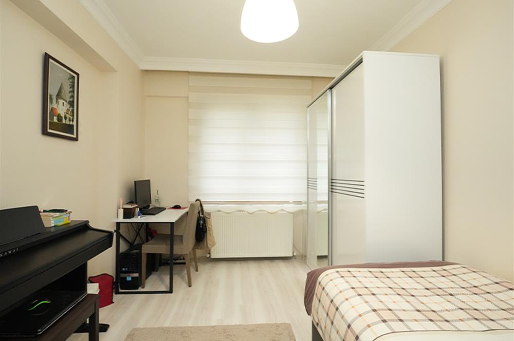 C21 Cius; Çakır Sitesi'nde Deniz Manzaralı 4+1 Ara Kat Daire