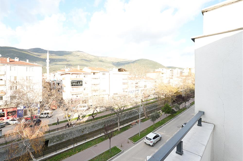 C21 Cius; Dereboyuna Cepheli Şok Market Üstü 7+1 Geniş Dubleks