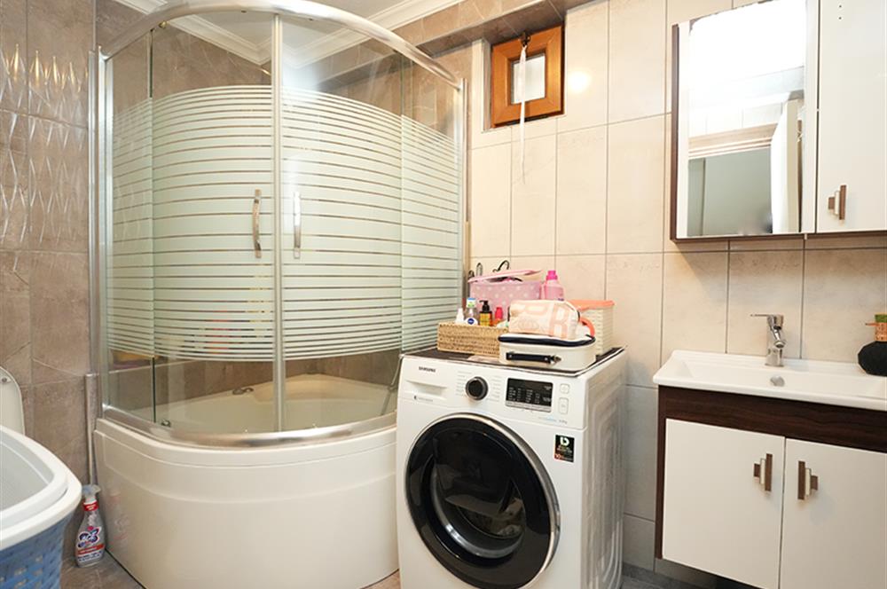 C21 Cius; Çakır Sitesi'nde Deniz Manzaralı 4+1 Ara Kat Daire