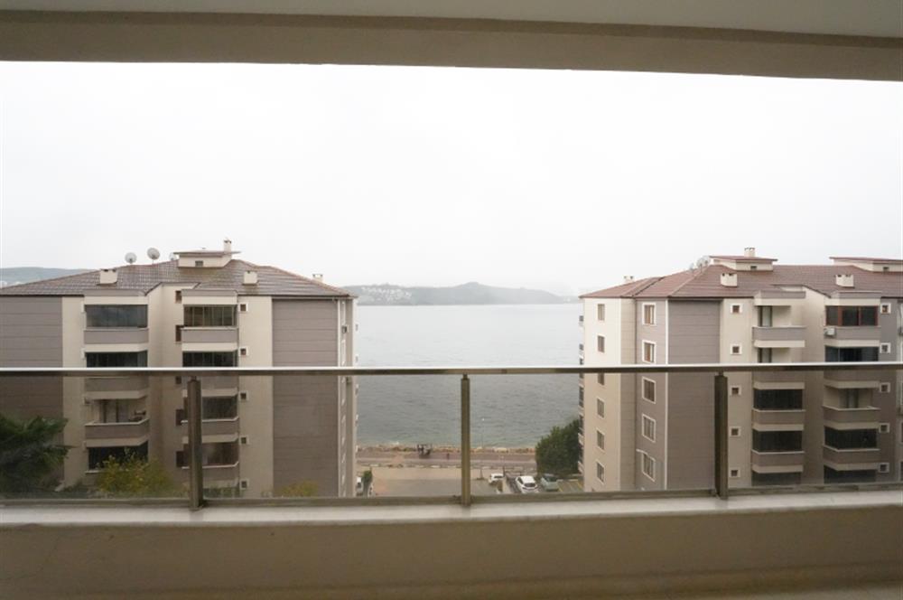 C21 Cius; Çakır Sitesi'nde Deniz Manzaralı 4+1 Ara Kat Daire