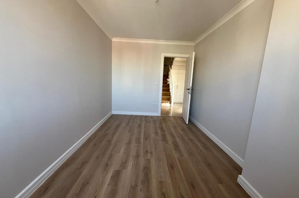 SAHİLE YÜRÜME MESAFELİ DENİZ MANZARALI ULTRA LÜX 4+2 DUBLEKS