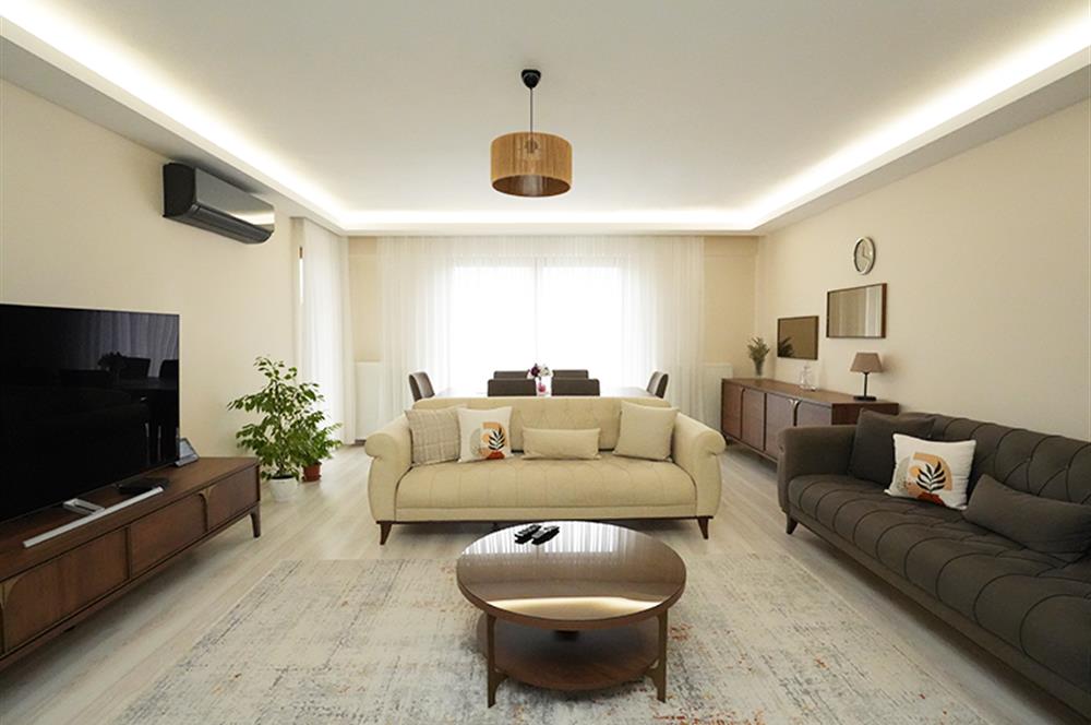 C21 Cius; Çakır Sitesi'nde Deniz Manzaralı 4+1 Ara Kat Daire