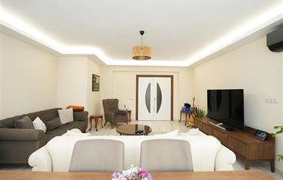 C21 Cius; Çakır Sitesi'nde Deniz Manzaralı 4+1 Ara Kat Daire