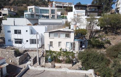 ORTAKENT GÜRECE DENİZ MANZARALI SATILIK MÜSTAKİL 3 DAİRELİ BİNA