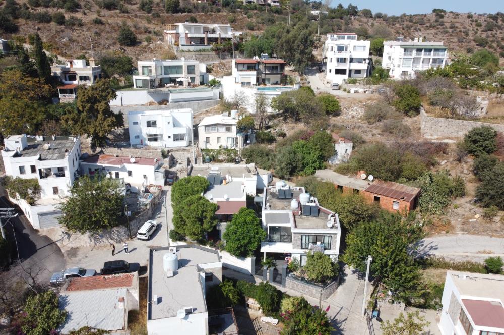 ORTAKENT GÜRECE DENİZ MANZARALI SATILIK MÜSTAKİL 3 DAİRELİ BİNA