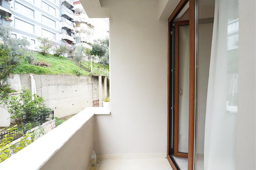 C21 Cius; Çakır Sitesi'nde Deniz Manzaralı 4+1 Ara Kat Daire