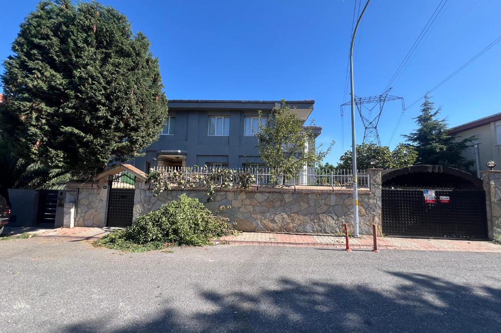 ATAKENT'TE PRESTİJLİ KONUMDA 6+2 TRİPLEX VİLLA