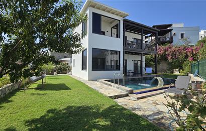 Bodrum Gündoğan Küçükbükte Denize 400m Mesafede Kiralık Eşyalı 2+1 Daire