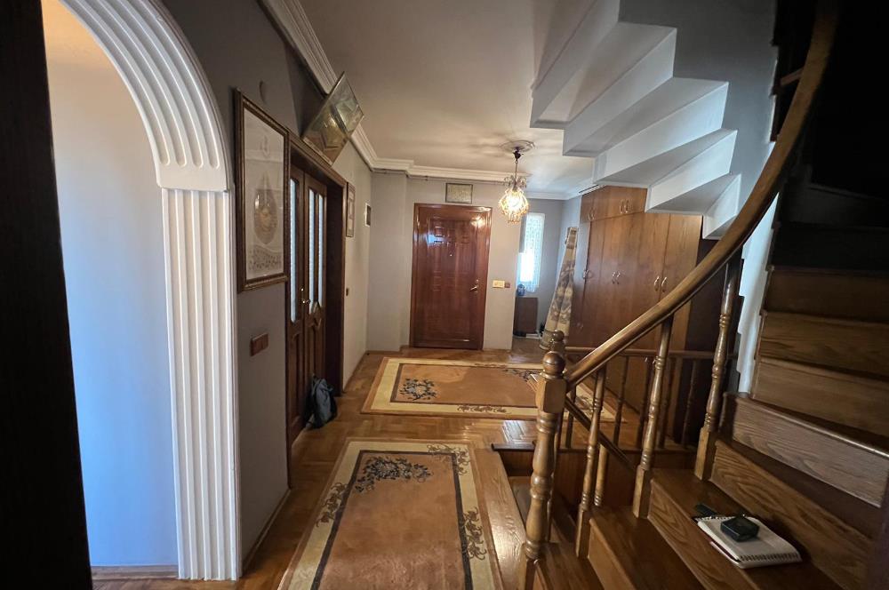 ATAKENT'TE PRESTİJLİ KONUMDA 6+2 TRİPLEX VİLLA