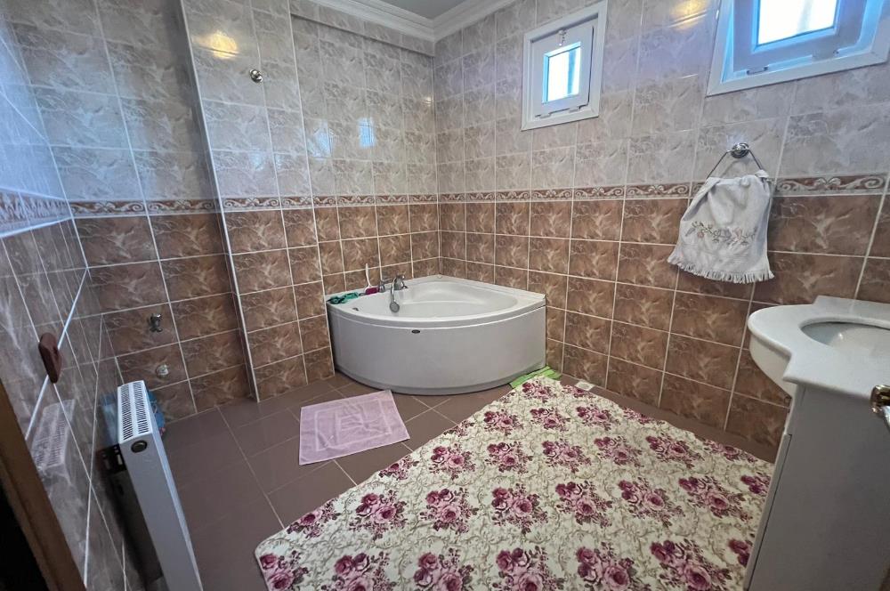 ATAKENT'TE PRESTİJLİ KONUMDA 6+2 TRİPLEX VİLLA