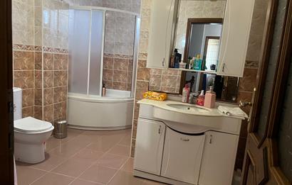 ATAKENT'TE PRESTİJLİ KONUMDA 6+2 TRİPLEX VİLLA