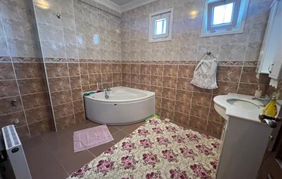 ATAKENT'TE PRESTİJLİ KONUMDA 6+2 TRİPLEX VİLLA