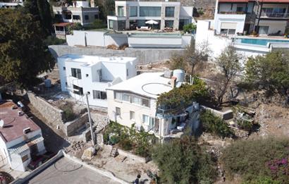 ORTAKENT GÜRECE DENİZ MANZARALI SATILIK MÜSTAKİL 3 DAİRELİ BİNA