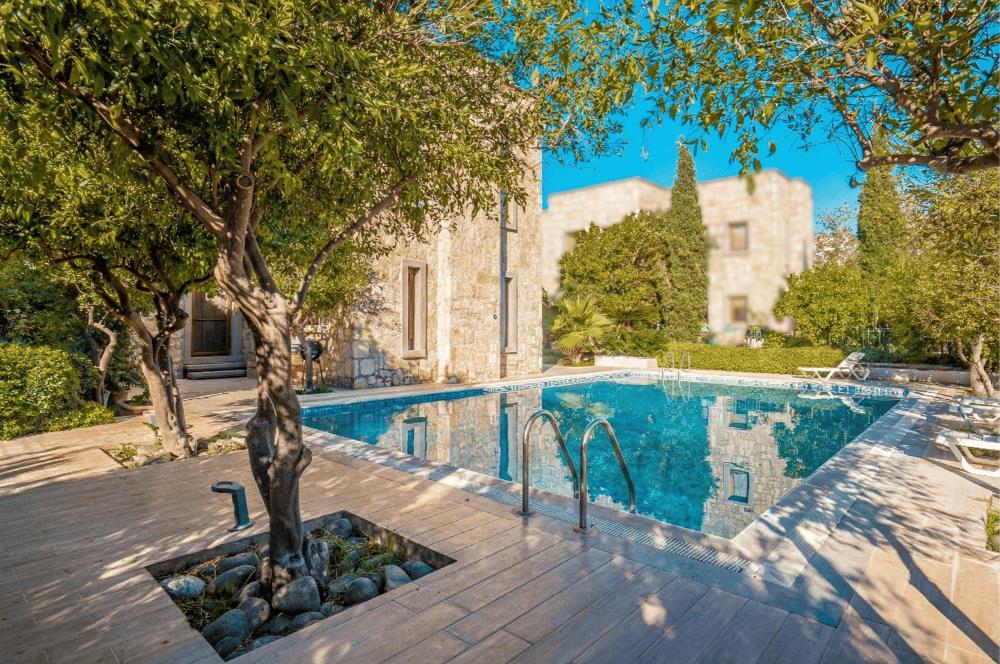 Bitez Köyiçinde Satılık Havuzlu Taş Villa