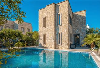 Bitez Köyiçinde Satılık Havuzlu Taş Villa - 1 - 22605