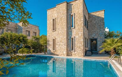 Bitez Köyiçinde Satılık Havuzlu Taş Villa