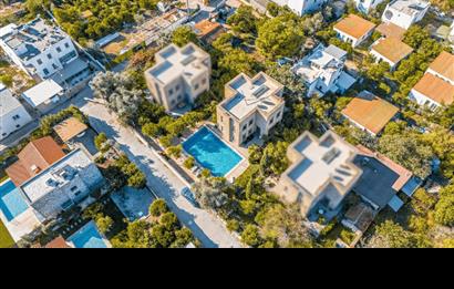 Bitez Köyiçinde Satılık Havuzlu Taş Villa