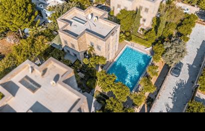 Bitez Köyiçinde Satılık Havuzlu Taş Villa