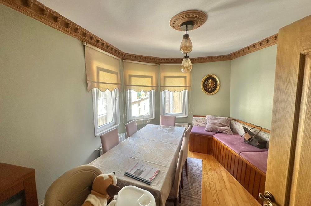 Sarıyer'de Deniz Manzaralı Satılık 4 Katlı Müstakil Ev Eşyalı