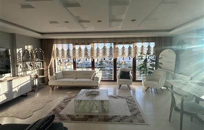 Atatürk Bulvarı'nda Deniz & Liman Manzaralı Lüks Daire