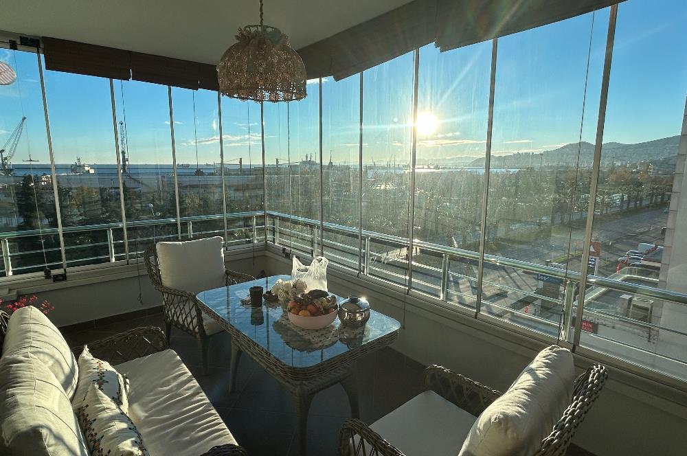 Atatürk Bulvarı'nda Deniz & Liman Manzaralı Lüks Daire