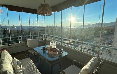 Atatürk Bulvarı'nda Deniz & Liman Manzaralı Lüks Daire