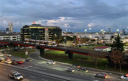 Atatürk Bulvarı'nda Deniz & Liman Manzaralı Lüks Daire
