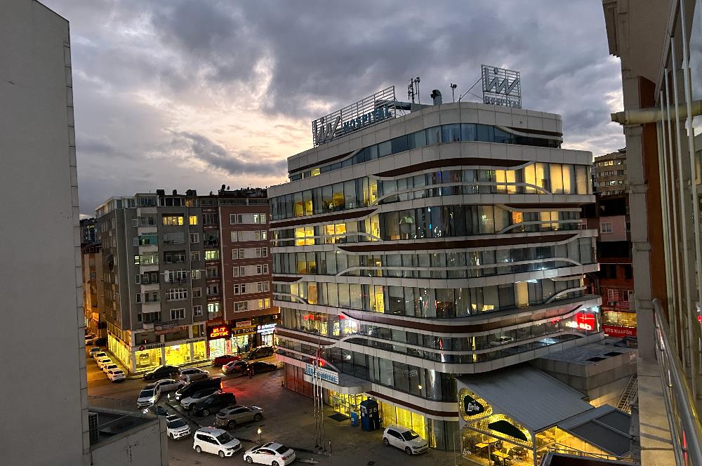 Atatürk Bulvarı'nda Deniz & Liman Manzaralı Lüks Daire