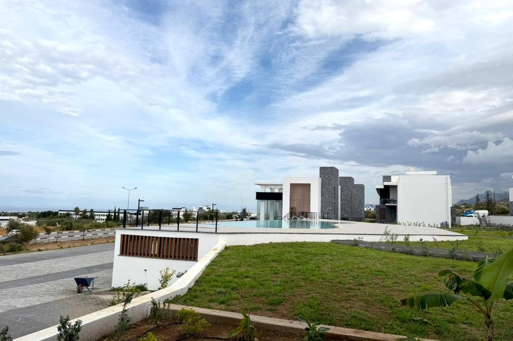 Girne Karaoğlanoğlu Havuzlu Sitede Full Eşyalı Deniz Manzaralı 1+1 Kiralık Daireler