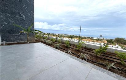 Girne Karaoğlanoğlu Full Eşyalı ve Havuzlu Sitede Deniz Manzaralı 2+1 Kiralık Daireler