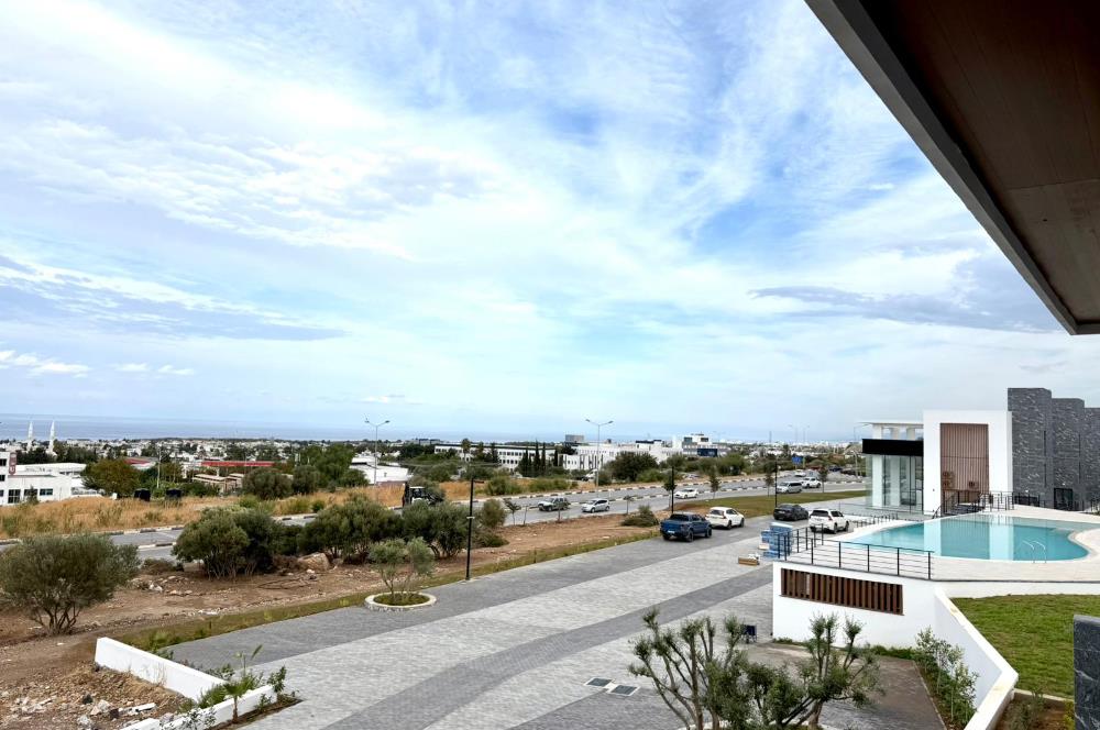 Girne Karaoğlanoğlu Full Eşyalı ve Havuzlu Sitede Deniz Manzaralı 2+1 Kiralık Daireler