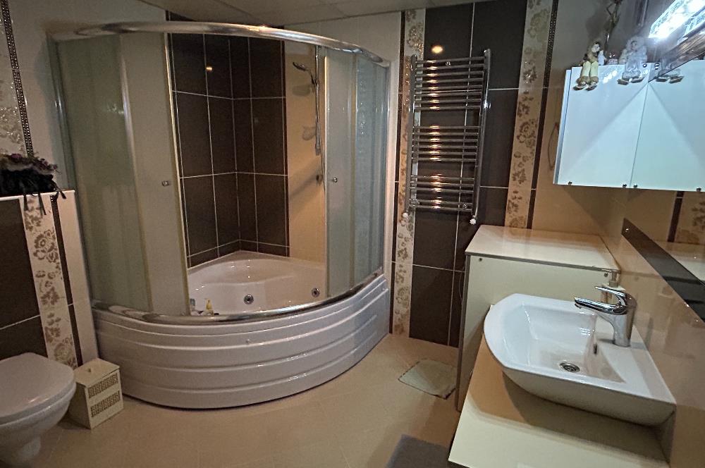 Atatürk Bulvarı'nda Deniz & Liman Manzaralı Lüks Daire