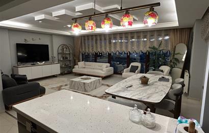 Atatürk Bulvarı'nda Deniz & Liman Manzaralı Lüks Daire