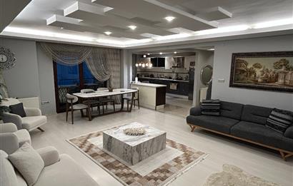 Atatürk Bulvarı'nda Deniz & Liman Manzaralı Lüks Daire