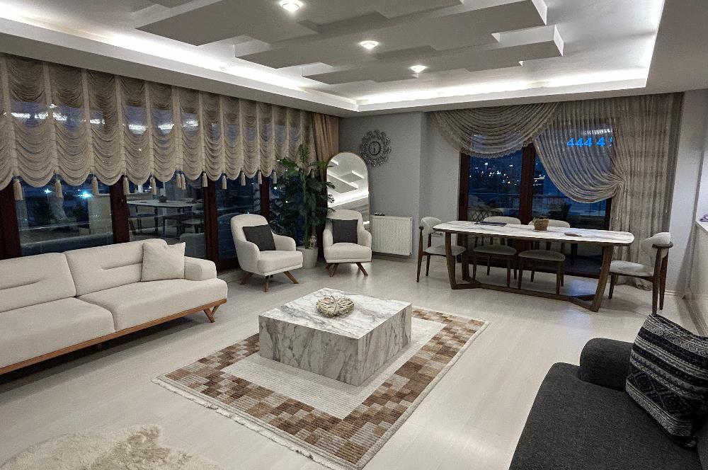 Atatürk Bulvarı'nda Deniz & Liman Manzaralı Lüks Daire