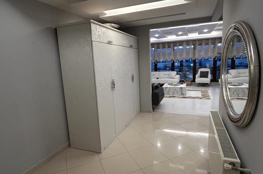 Atatürk Bulvarı'nda Deniz & Liman Manzaralı Lüks Daire