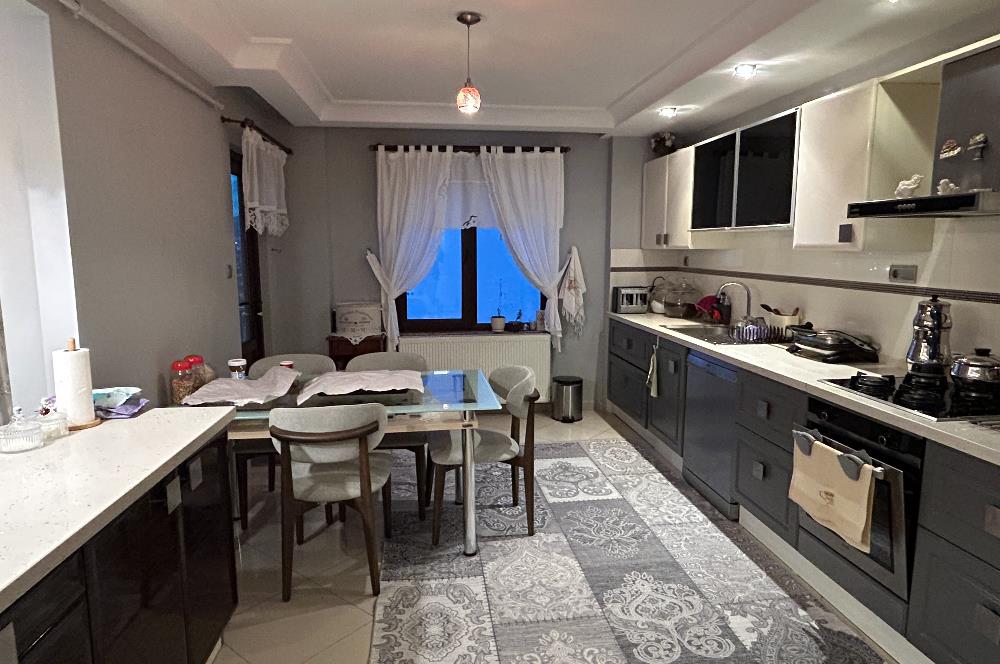 Atatürk Bulvarı'nda Deniz & Liman Manzaralı Lüks Daire