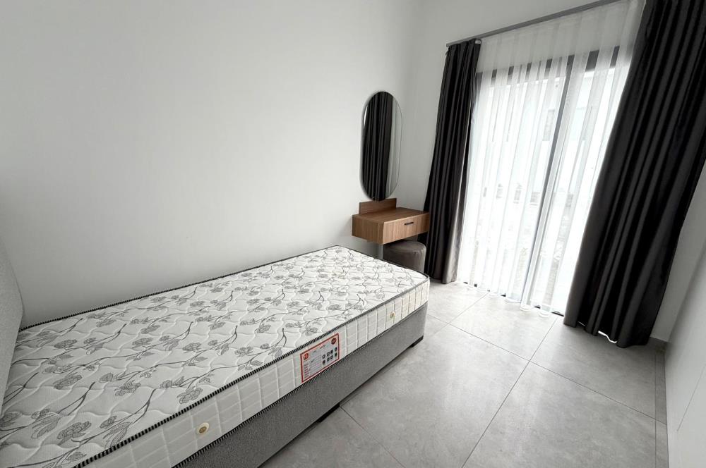 Girne Karaoğlanoğlu Full Eşyalı ve Havuzlu Sitede Deniz Manzaralı 2+1 Kiralık Daireler