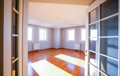 BAYTUR KONUTLARINDA 3+1 DENİZ MANZARALI BOŞ SATILIK DAİRE