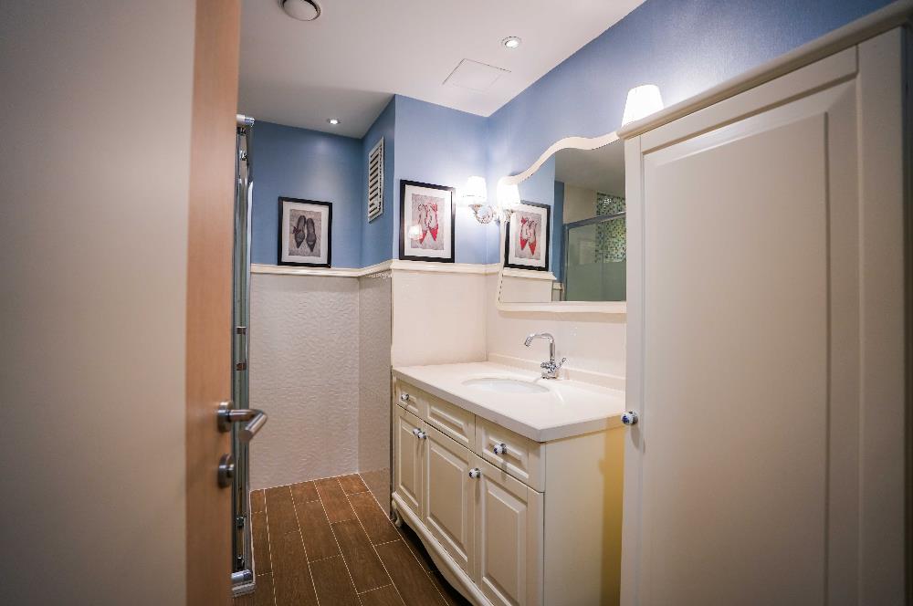 BAYTUR KONUTLARINDA 3+1 DENİZ MANZARALI BOŞ SATILIK DAİRE