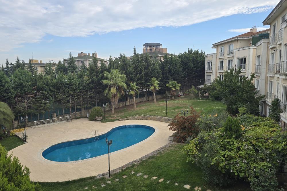 ÇAMLIBELDE KONAKLARINDA, HAVUZ MANZARALI, 3+1 SATILIK DAİRE
