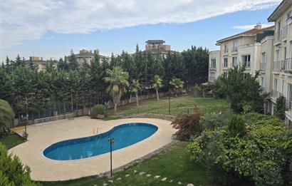 ÇAMLIBELDE KONAKLARINDA, HAVUZ MANZARALI, 3+1 SATILIK DAİRE