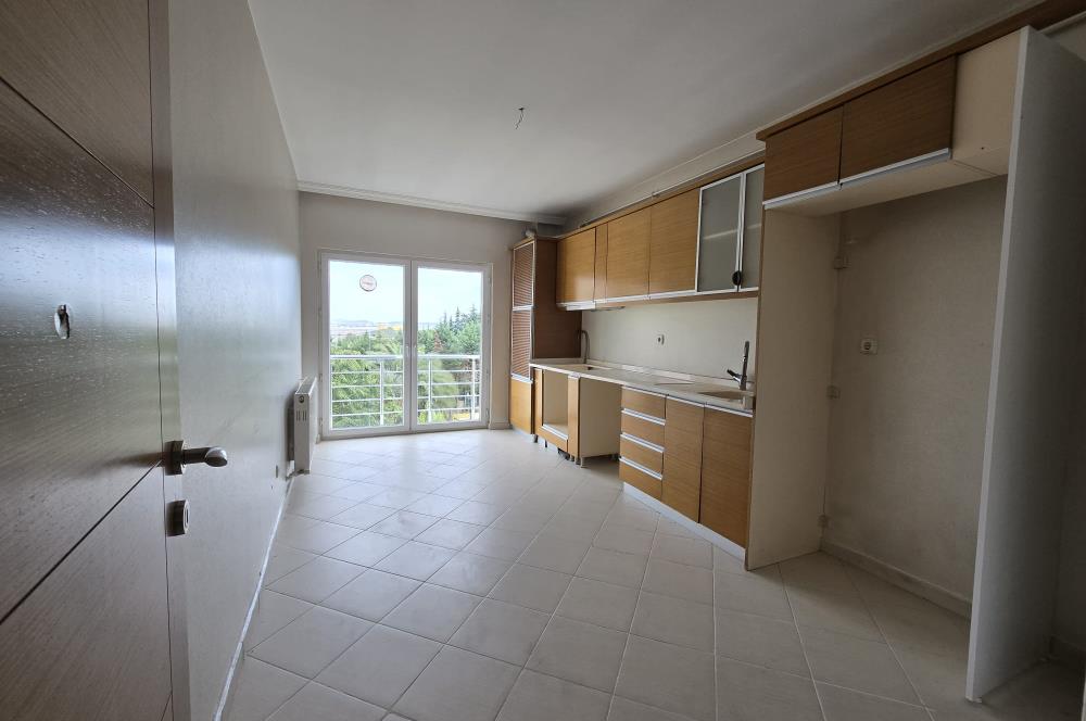 ÇAMLIBELDE KONAKLARINDA, HAVUZ MANZARALI, 3+1 SATILIK DAİRE