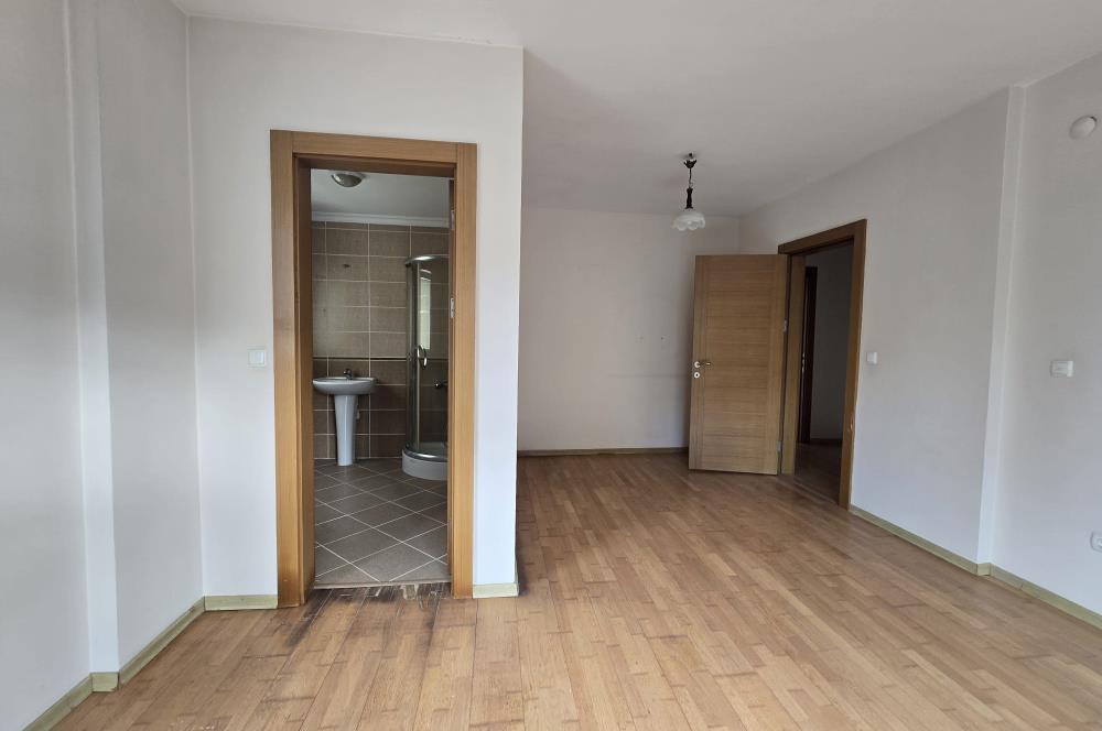 ÇAMLIBELDE KONAKLARINDA, HAVUZ MANZARALI, 3+1 SATILIK DAİRE