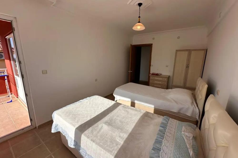 DENİZE SIFIR SİTEDE SATILIK 3+1 EŞYALI VİLLA